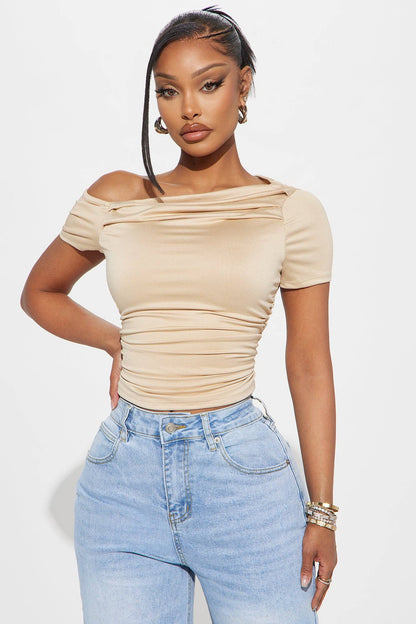 ASYMMETRICAL SHOULDER RUCNED TOP